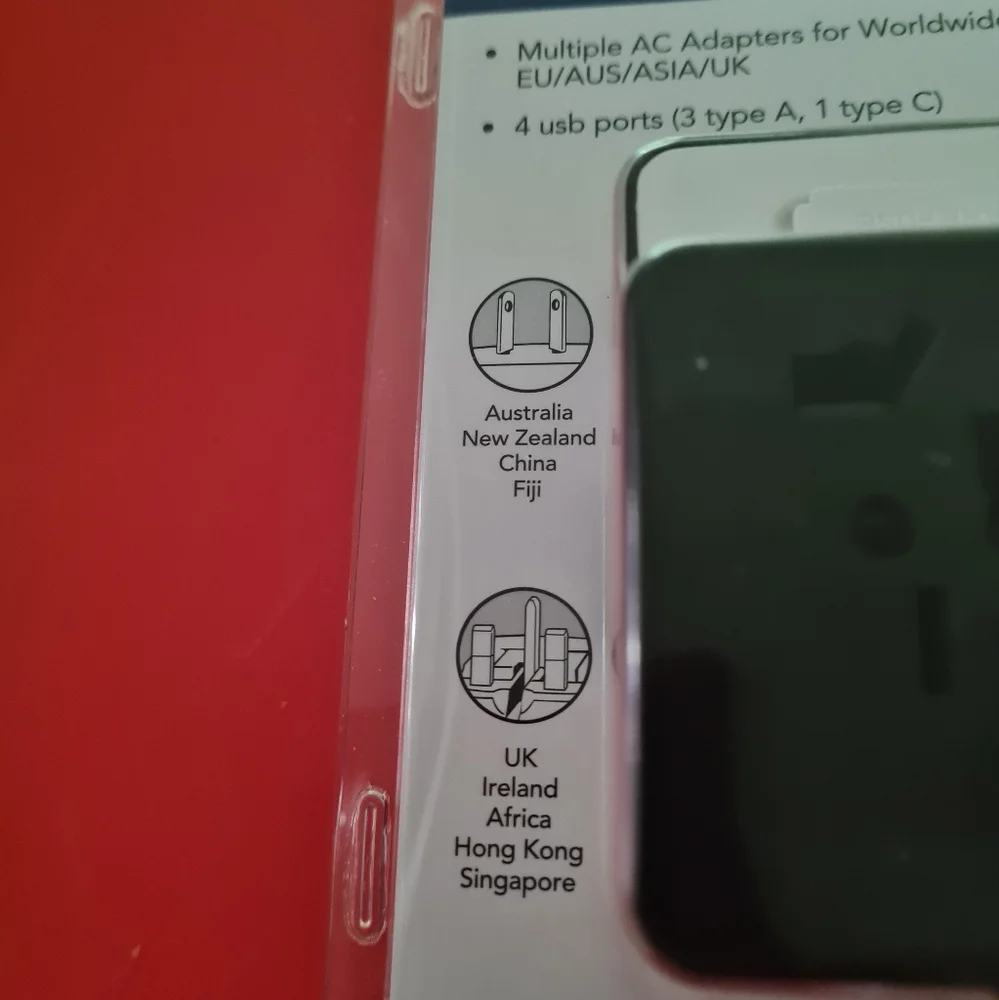 American Tourister Global Travel Adapter